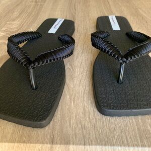 Anthropologie Vincenza ) flip Flop